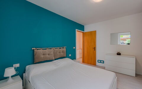 Federica: Interior Design, Furniture, Wall, Flooring, Bedroom, Wood, Floor, Bed, Bed Sheet, Bedding