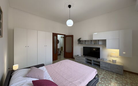 Sole Mare Sicilia: Furniture, Interior Design, Flooring, Floor, Wall, Room, Ceiling, Wood, Bed, Bedroom