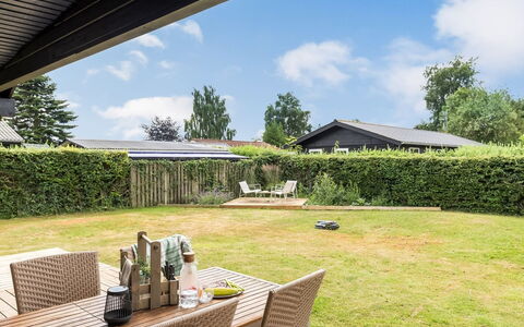 Solvey - 700M from the Sea: Shrub, House, Home, Roof, Land Lot, Garden, Shade, Cottage, Lawn, Groundcover
