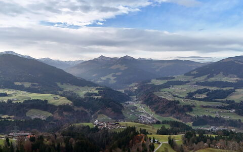 Kaiserchalet: Mountainous Landforms, Mountain, Hill, Mountain Range, Highland, Natural Landscape, Landscape, Hill Station, Terrain, Ecoregion