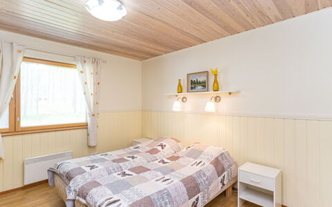 Hakojärventie 3B: Bed, Interior Design, Bedroom, Wood, Ceiling, Flooring, Floor, Bed Sheet, Bedding, Furniture