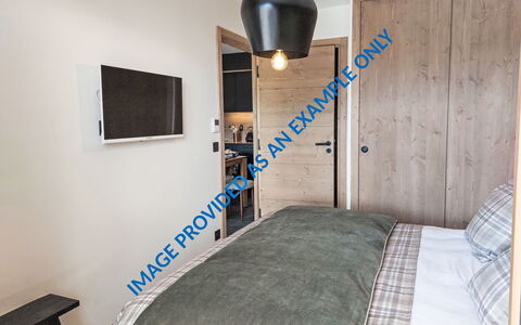 Le Caprice Blanc: Furniture, Bed, Interior Design, Bedroom, Flooring, Floor, Wood, Bedding, Room, Ceiling