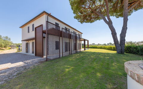 San Giuseppe: Home, Estate, Farmhouse, Shade, Landscaping, Porch, Villa, Balcony, Mansion, Fence