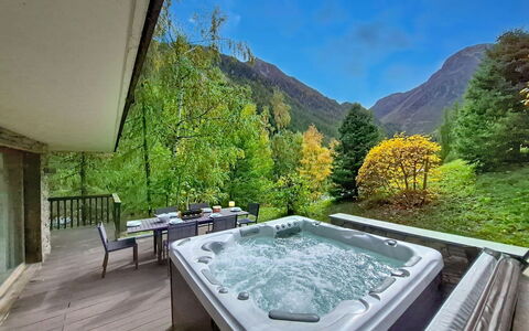 Grimentz 630: Resort, Eco Hotel, Swimming Pool, Jacuzzi, Valley, Bathtub, Plumbing Fixture, Hotel