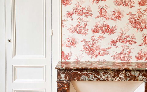 Petite Normandie: Paint, Wallpaper, Design, Wood Stain, Living Room, Drawer