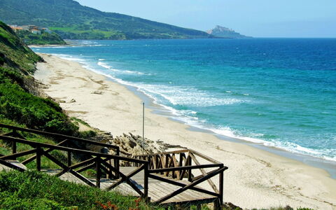 Perla Blu: Blue, Body Of Water, Water, Beach, Coast, Sea, Coastal And Oceanic Landforms, Shore, Wave
