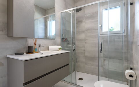 Perla Blu: Flooring, Plumbing Fixture, Bathroom, Floor, Interior Design, Bathroom Sink, Bathroom Cabinet, Sink, Toilet, Tap