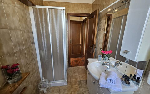 Alla Terrazza sul Fiume: Plumbing Fixture, Sink, Flooring, Floor, Interior Design, Bathroom Sink, Tap, Plumbing, Bathroom Cabinet, Bathroom