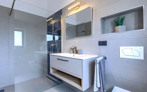 Eroa: Interior Design, Flooring, Plumbing Fixture, Bathroom Cabinet, Floor, Mirror, Bathroom, Tap, Home, Sink