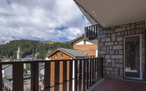 La Fiorera: Urban Design, Balcony, Apartment, Slope, Handrail, Mountain Village, Baluster, Stairs, Daylighting