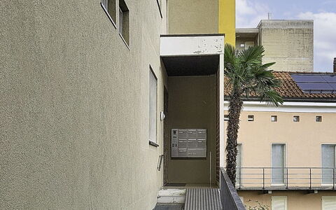 Casa Sole sul Lago: Furniture, Interior Design, Chair, Flooring, Table, Resort, Floor, Ceiling, Room, Eco Hotel