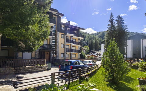 Le Betulle: Furniture, Interior Design, Chair, Flooring, Table, Resort, Floor, Ceiling, Room, Eco Hotel