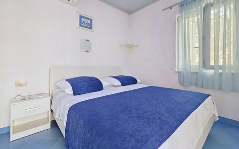Marina Sevid 106: Floor, Flooring, Interior Design, Bedroom, Bed, Furniture, Apartment, Ceiling, Room, Bedding