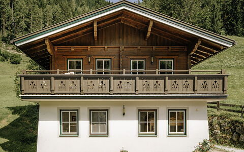 Chalet Amadé: Swimming Pool, Farmhouse, Estate, Villa, Resort, Hacienda, Eco Hotel, Backyard