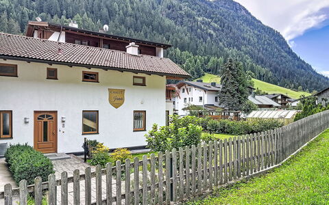 Jana: Swimming Pool, Farmhouse, Estate, Villa, Resort, Hacienda, Eco Hotel, Backyard