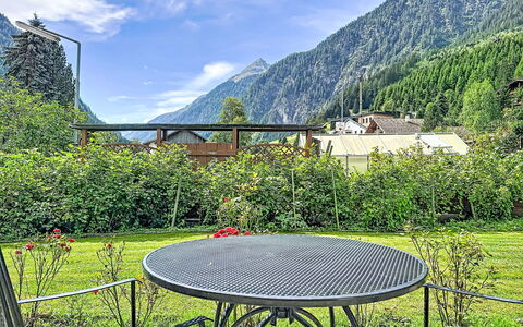Jana: Swimming Pool, Farmhouse, Estate, Villa, Resort, Hacienda, Eco Hotel, Backyard