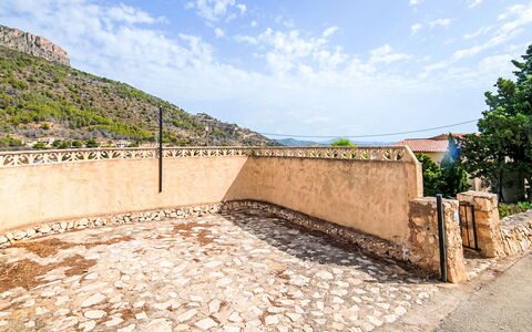 Dencis Villa: Swimming Pool, Farmhouse, Estate, Villa, Resort, Hacienda, Eco Hotel, Backyard