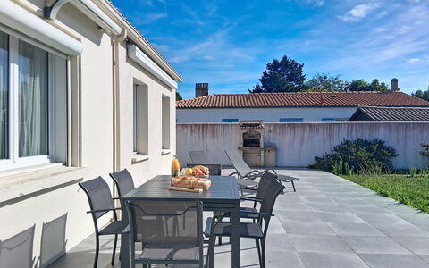 L'Océan: Swimming Pool, Farmhouse, Estate, Villa, Resort, Hacienda, Eco Hotel, Backyard