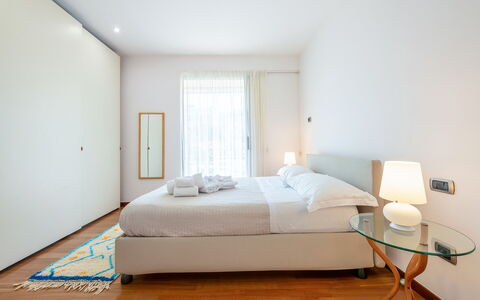 Lory House: Interior Design, Bed, Furniture, Floor, Bedroom, Flooring, Room, Bedding, Bed Sheet, Ceiling