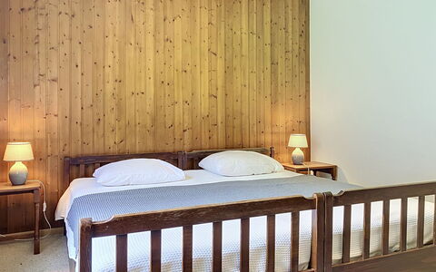 Grand-Pré B: Bed, Furniture, Bedroom, Interior Design, Bedding, Flooring, Wall, Floor, Bed Sheet, Wood