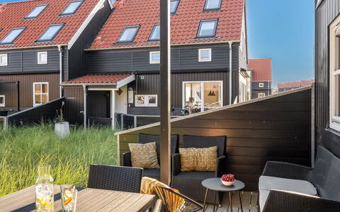 Alli - 100M from the Sea: Wood, Architecture, Home, Cottage, Siding, Hardwood, Wood Stain, Yard, Balcony, Estate