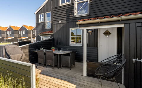 Alli - 100M from the Sea: Wood, Home, Siding, Cottage, Hardwood, Plank, Deck, Porch, Shade, Wood Stain