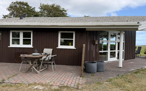 Heilo - from the Sea: Wood, House, Roof, Door, Cottage, Home, Land Lot, Siding, Hardwood, Backyard