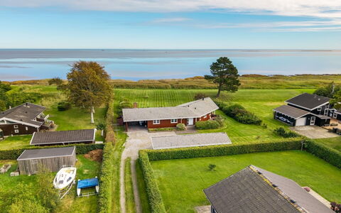 Heilo - from the Sea: House, Roof, Landscape, Land Lot, Home, Cottage, Rural Area, Estate, Landscaping, Coast