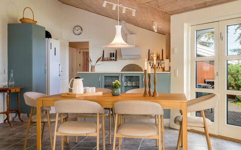 Heilo - from the Sea: Furniture, Interior Design, Dining Room, Flooring, Chair, Wood, Kitchen & Dining Room Table, Table, Floor, Light Fixture