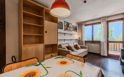 Nido del Brenta: Interior Design, Furniture, Wood, Flooring, Room, Bedroom, Ceiling, Apartment, Bed, Floor