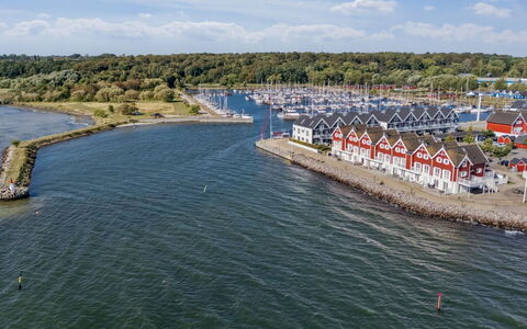 Loan - 10M to the Fjord: Water, Waterway, Channel, Boat, Watercraft, Coastal And Oceanic Landforms, Sea, Dock, Coast, Marina