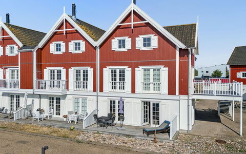 Loan - 10M to the Fjord: Water, Waterway, Channel, Boat, Watercraft, Coastal And Oceanic Landforms, Sea, Dock, Coast, Marina