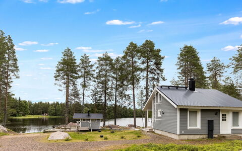 Metsäranta: Roof, House, Residential Area, Home, Estate, Cottage, Design