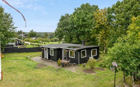 Thorine - 800M from the Sea: Grass, House, Home, Cottage, Rural Area, Garden, Lawn, Garden Buildings, Yard, Backyard