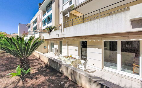 Virginie: Apartment, Condominium, Balcony, Walkway, Hotel