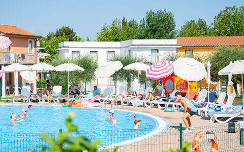 Peschiera del Garda 689: Swimming Pool, Recreation, Outdoor Furniture, Leisure, Resort, Umbrella, Vacation, Sunlounger, Resort Town