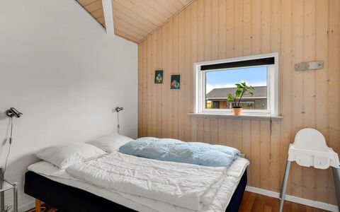 Nahuel - 300M to the Fjord: Wood, Bedroom, Home, Bed, Bed Sheet, Bedding, Bed Frame, Ceiling, Hardwood, Cottage