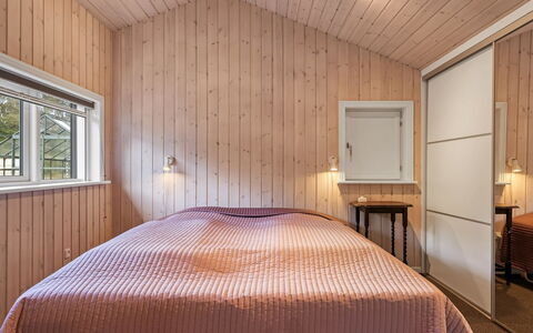 Fritzy - 1.5Km from the Sea: Wood, Ceiling, Bedroom, Interior Design, Floor, Bed, Flooring, Room, Bed Sheet, Bed Frame