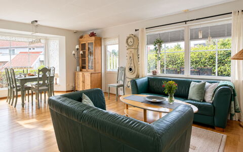 Cityhuset: Furniture, Interior Design, Flooring, Floor, Ceiling, Room, Chair, Table, Apartment, Kitchen & Dining Room Table