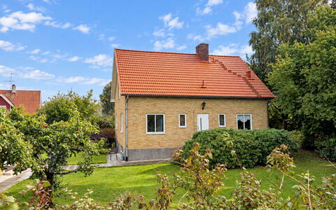 Eketångalyckan: Furniture, Interior Design, Flooring, Floor, Ceiling, Room, Chair, Table, Apartment, Kitchen & Dining Room Table
