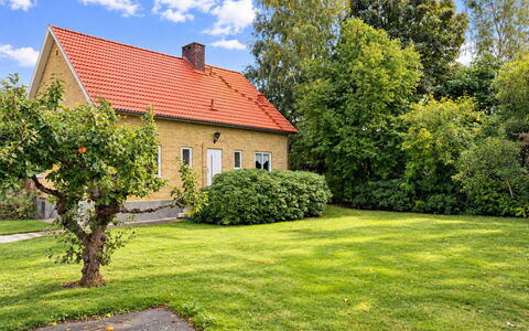 Eketångalyckan: Furniture, Interior Design, Flooring, Floor, Ceiling, Room, Chair, Table, Apartment, Kitchen & Dining Room Table
