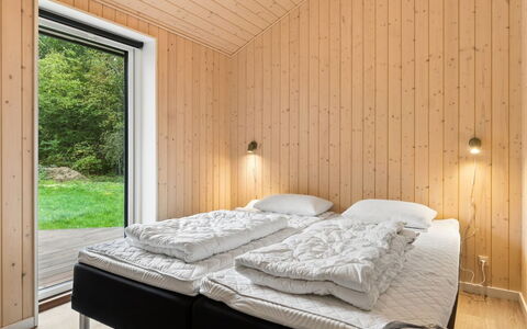 Zelma - 1.5Km from the Sea: Wood, Bedroom, Ceiling, Bed, Hardwood, Bed Frame, Bedding, Wood Stain, Bed Sheet, Plank