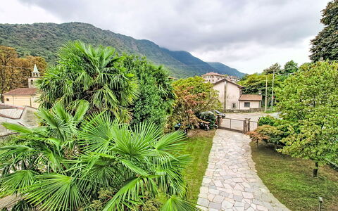 Villa Chiara e Chloe: Water, Water Resources, Body Of Water, Rock, Coast, Natural Landscape, Headland, Coastal And Oceanic Landforms, Terrain, Promontory