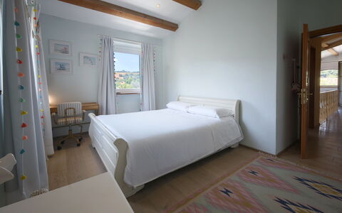 Tenuta Marino - Villa Privata Vista Vigneti con Pi: Furniture, Interior Design, Bed, Bedroom, Wall, Floor, Flooring, Wood, Ceiling, Bed Sheet