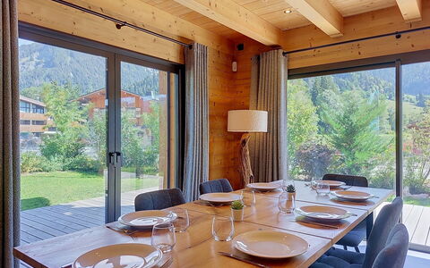 L'Aigle Blanc: Wood, Roof, Cottage, Log Cabin, Estate, Beam, Lumber, Porch, Design, Hardwood