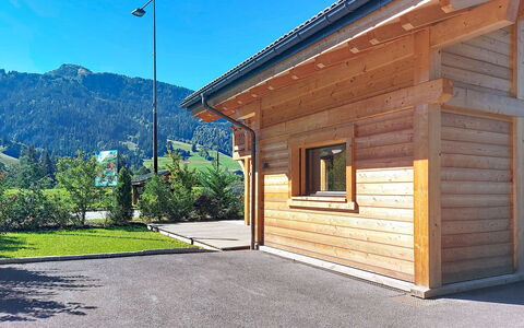 L'Aigle Blanc: Wood, Roof, Cottage, Log Cabin, Estate, Beam, Lumber, Porch, Design, Hardwood