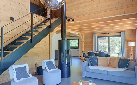 L'Aigle Blanc: Wood, Roof, Cottage, Log Cabin, Estate, Beam, Lumber, Porch, Design, Hardwood