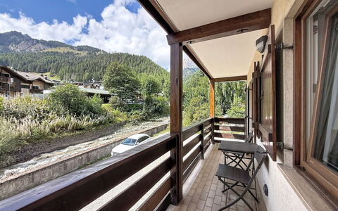 Snow Home col Rodella: Grass, Architecture, Home, House, Land Lot, Cottage, Estate, Farmhouse, Yard, Lawn