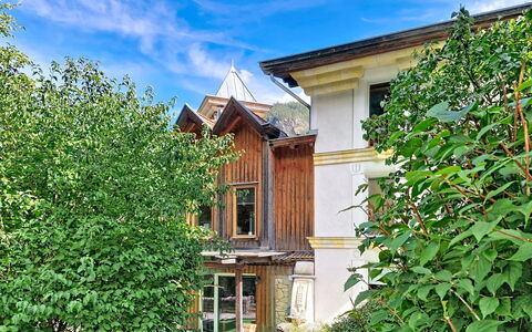 Sandra: Home, Cottage, Garden, Estate, Landscaping, Yard, Siding, Backyard, Balcony, Eco Hotel