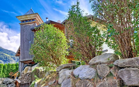 Sandra: Cottage, Stone Wall, Landscaping, Mountain Village